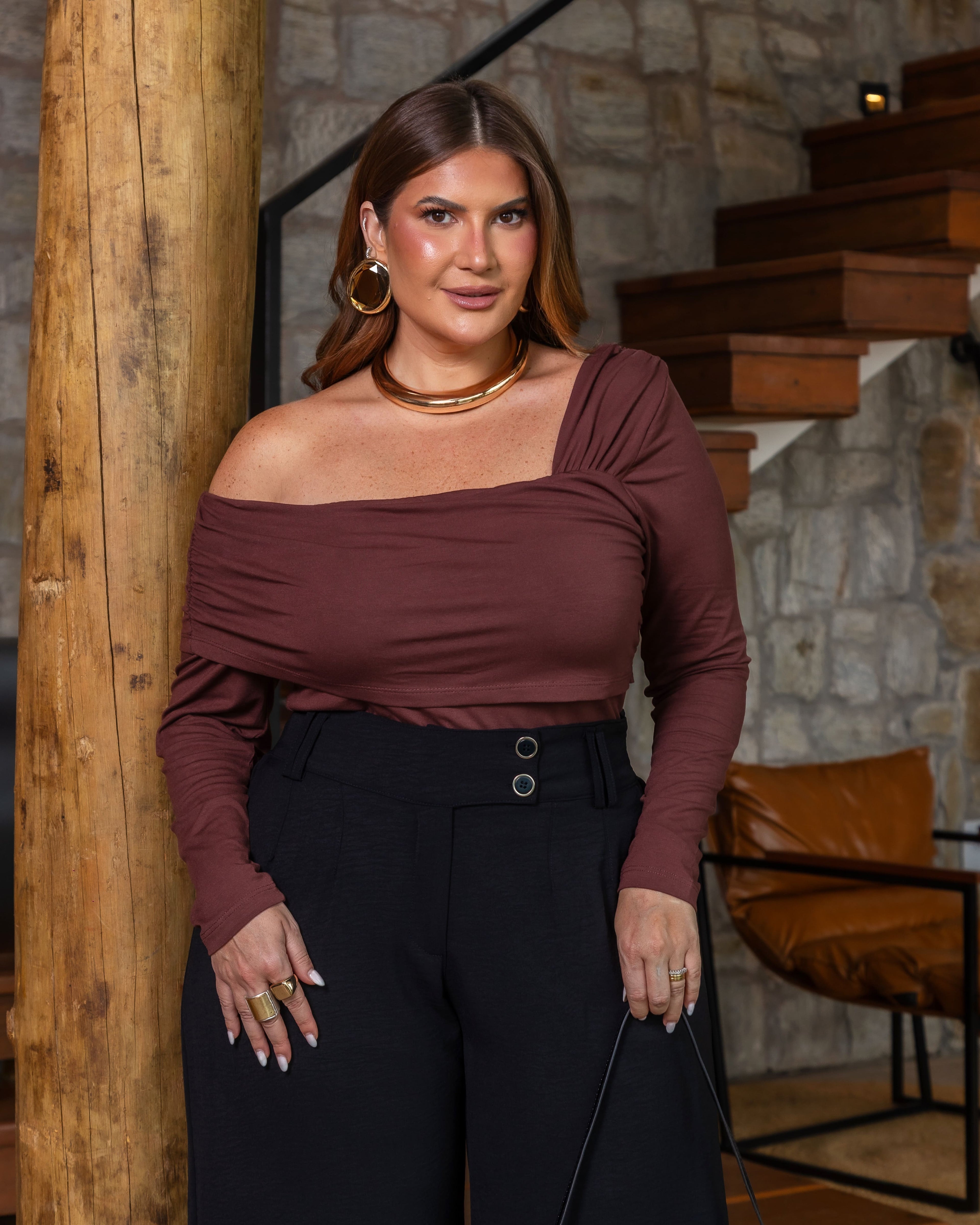 Blusa Ombro Assimétrico