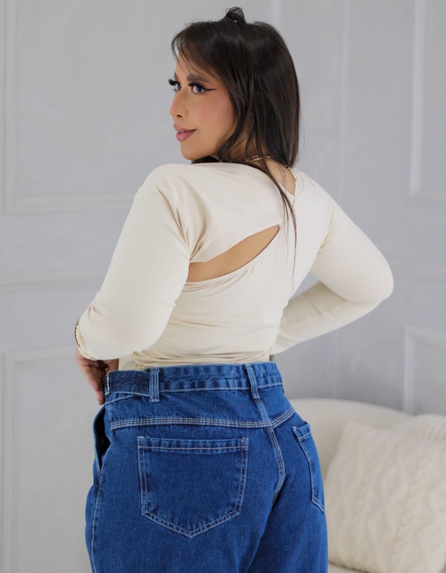 Calça Wide Leg Ajuste Lateral