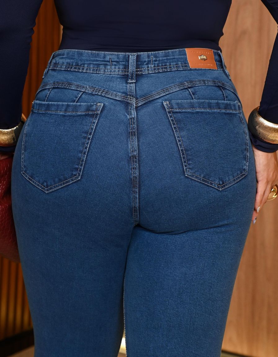Calça Jeans com Cinta Modeladora