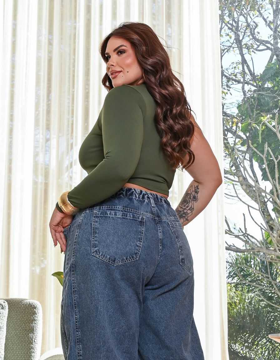 Cropped Rebeca