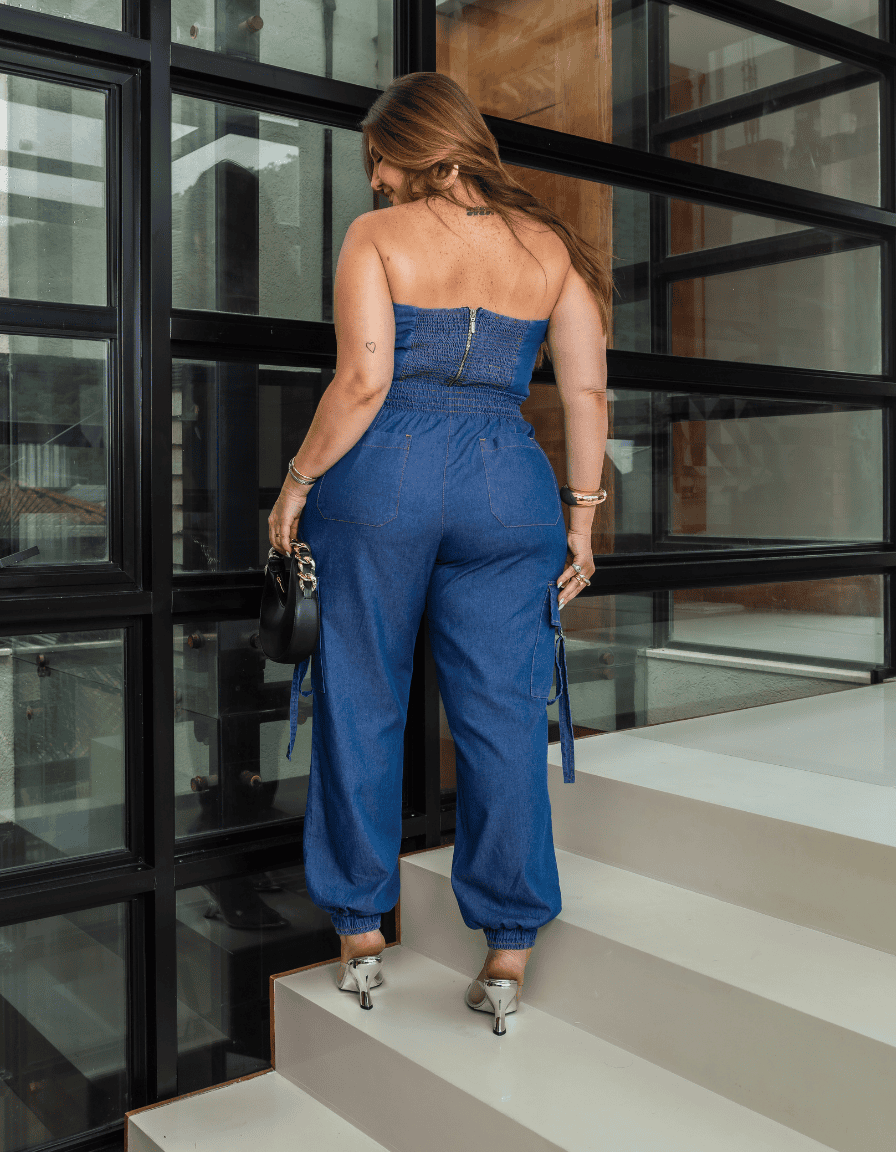 Cropped Blue Jeans