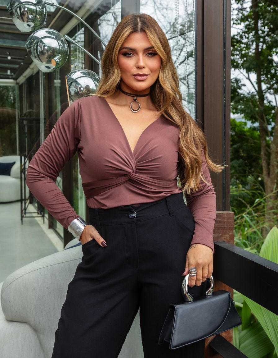 Blusa Entrelaçada