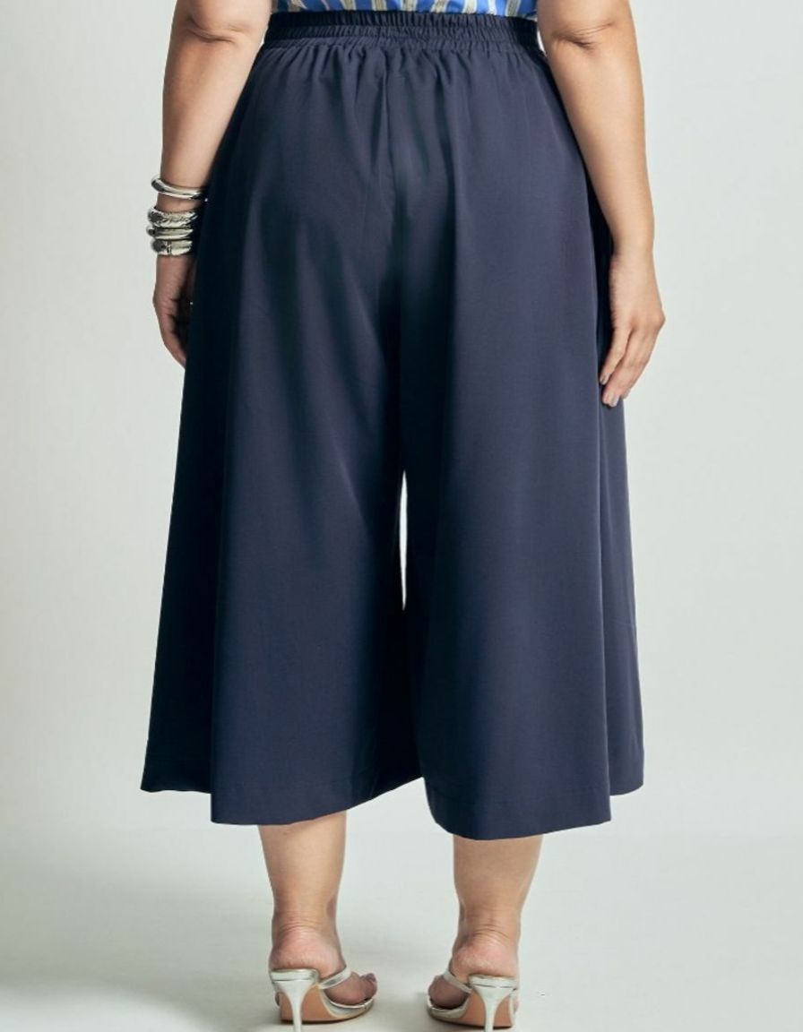Calça Pantacourt Wide Efeito Saia Midi