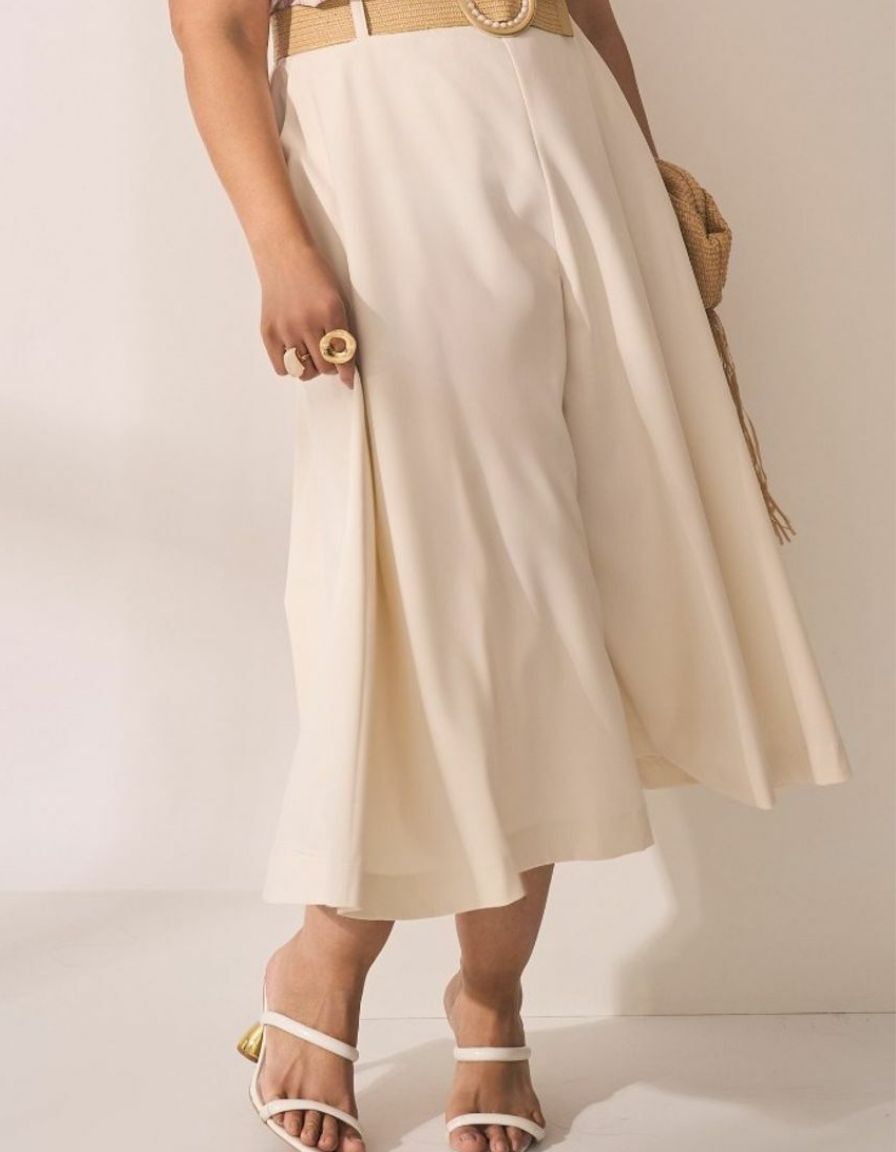 Calça Pantacourt Wide Efeito Saia Midi
